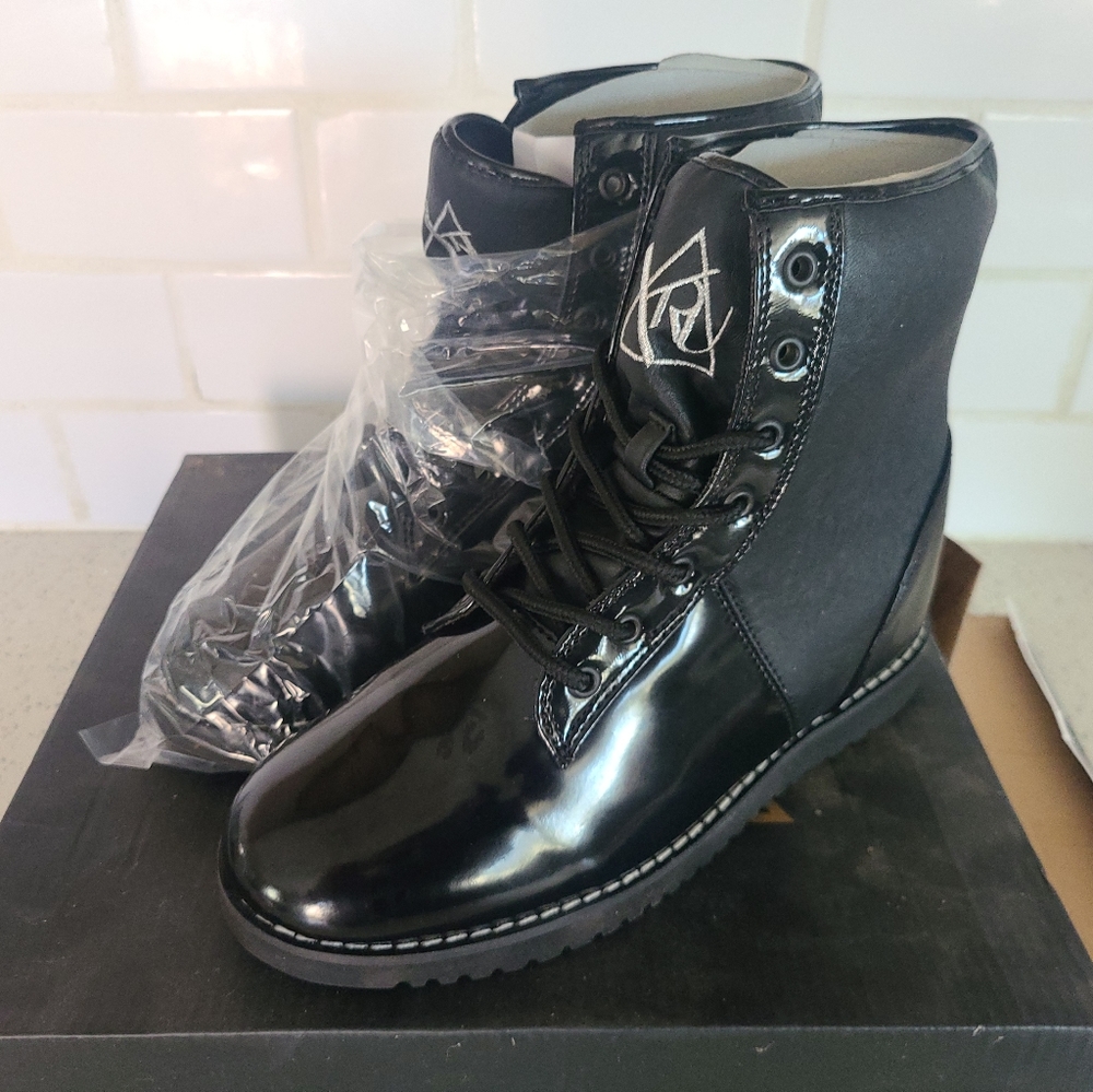 Y.R.U Hidden Wedge Shoes Boots Brand New With Box. Women's Size 7.5